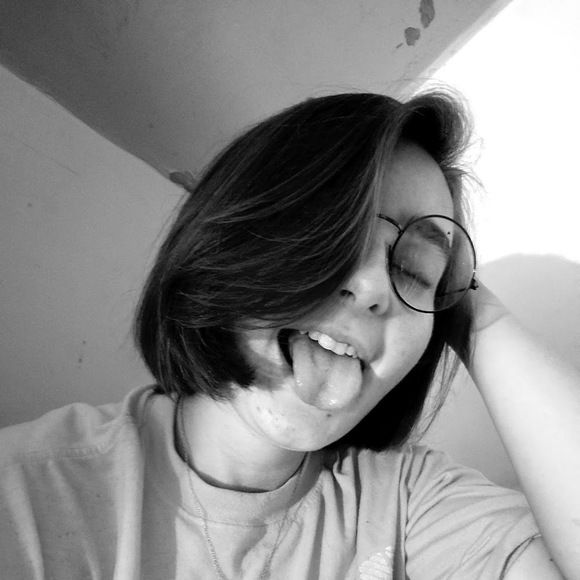 Meet your Posher, Tess - Picture 1 of 1